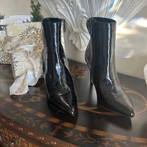 Sleek Black Croc-Patterned Heeled Boots